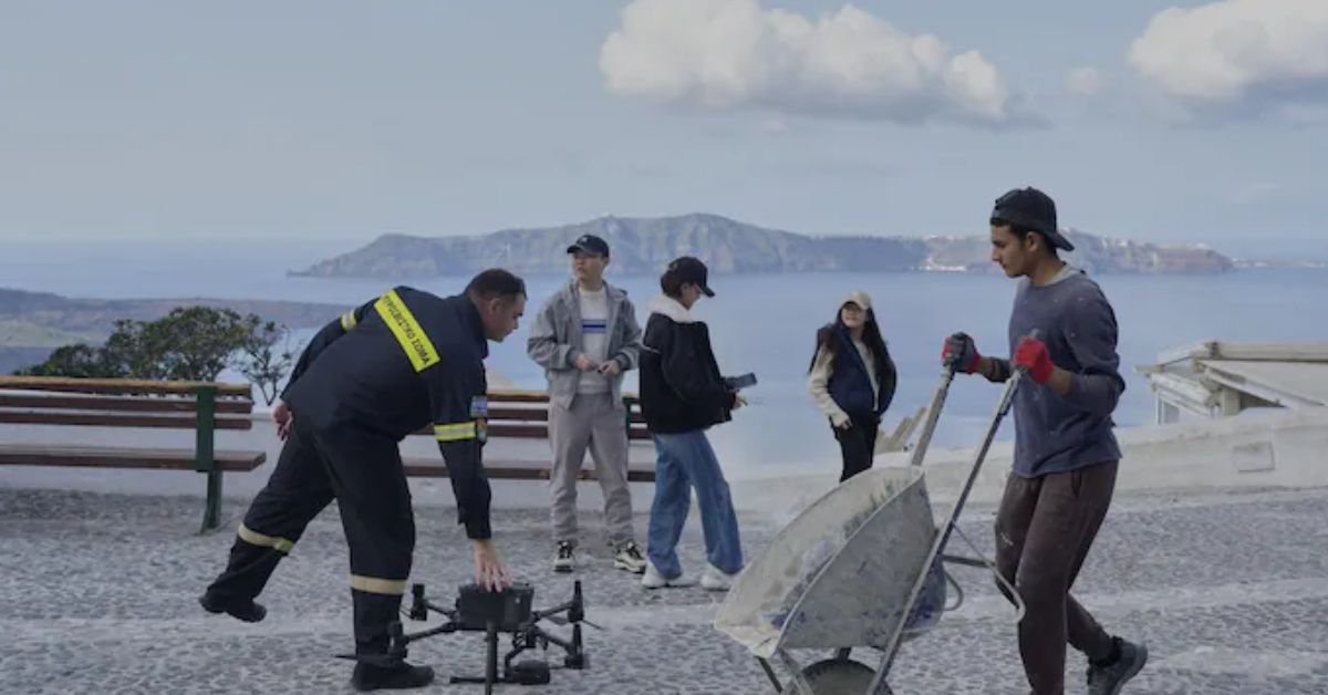 Santorini : Schools Close and Additional Flights Planned as Quakes Continue
